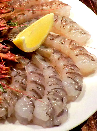 お取り寄せ 活車海老 くるまえび 熊本県天草産 約1kg 30 44尾入り 送料無料 日本ロイヤルガストロ倶楽部の通販 お取り寄せなら ぐるすぐり