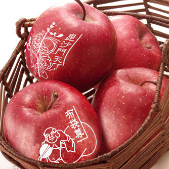 七福神りんご 絵文字入り林檎 青森県産 特選 7個セット 糖度13度以上 産地直送 日本ロイヤルガストロ倶楽部の通販 お取り寄せなら ぐるすぐり