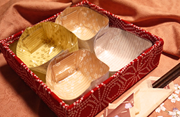おせち気分がさらに盛り上がる!100均で購入した道具でおせちの重箱を作ってみた