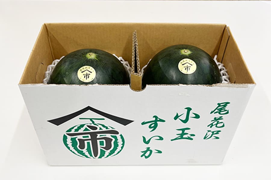 尾花沢の黒小玉すいか2玉