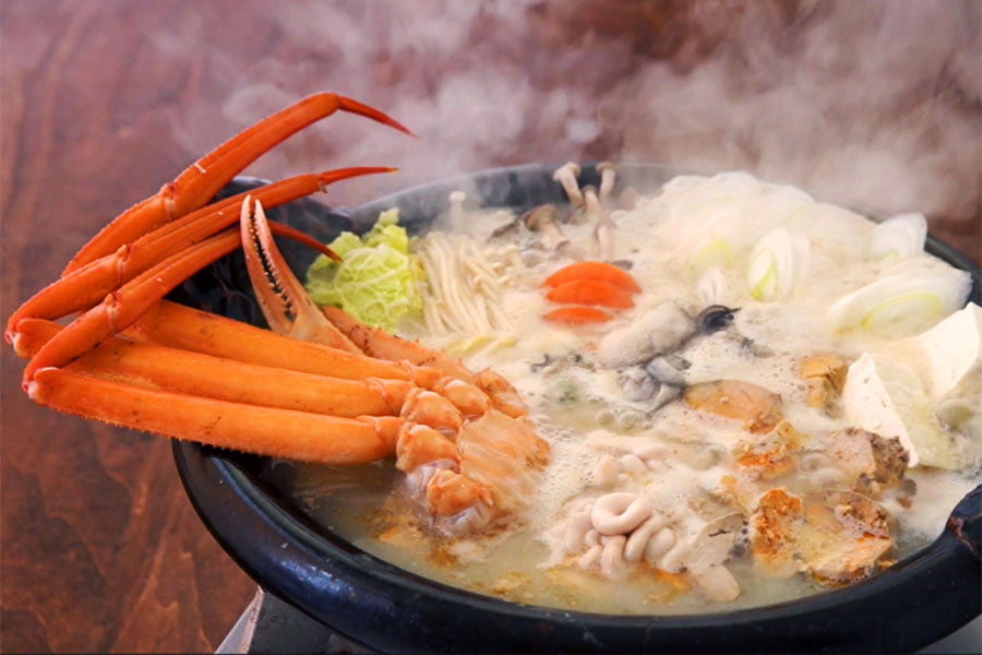 庄内浜の痛風鍋セット(牡蠣・紅ズワイガニ・あん肝・白子・味噌付き)