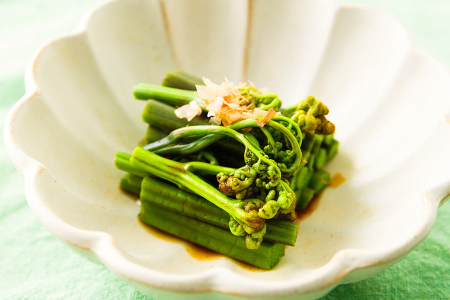 朝穫り山菜 わらび