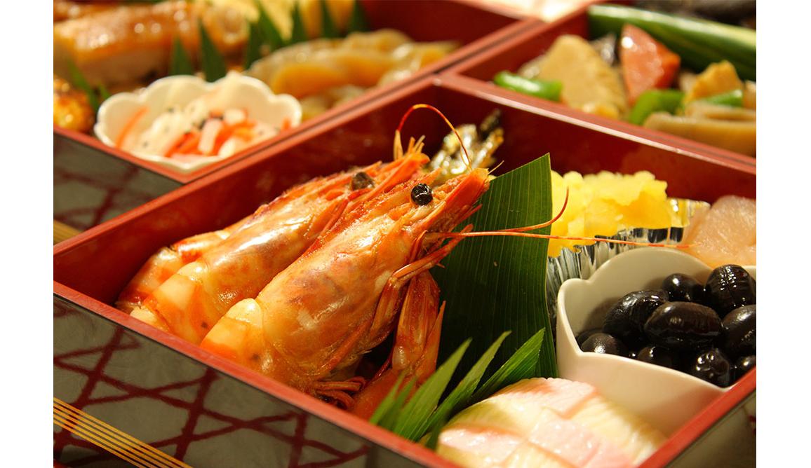 おせちを重箱に盛り付けるには 綺麗な盛り付け方で新年を気持ちよく迎えよう 19年 おせち特集 ぐるすぐり
