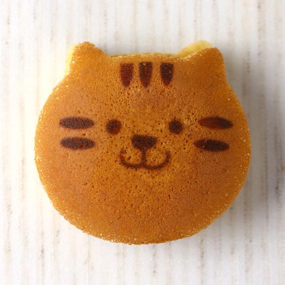 ねこのお菓子 どらネコ 10個入り 小豆餡 ギフト仕様 猫 動物 どら焼き ドラ焼き どらやき 和菓子 日本ロイヤルガストロ倶楽部の通販 お取り寄せなら ぐるすぐり