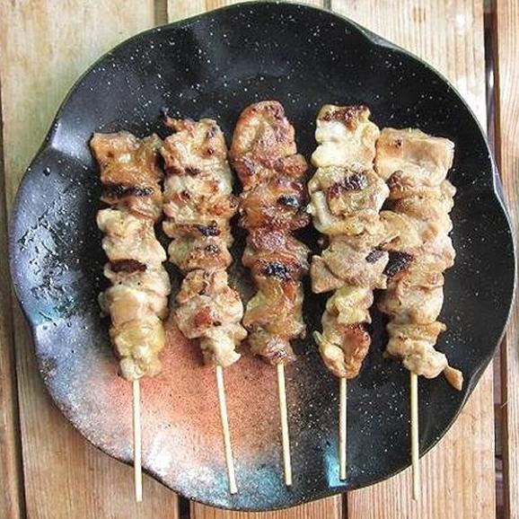 納得できる割引 もも やきとり 焼き鳥 40g 50本 6箱 ももにんにく串 焼鳥 皮巻き 素焼き モモ イベン 焼鳥丼 鶏 トリ とり 鶏肉 串 にんにく 鶏肉