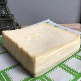 パリで人気の高級バター＆チーズメゾン beillevaire（ベイユヴェール）　ガトー・フロマージュ・ミ・キュイ・ホール