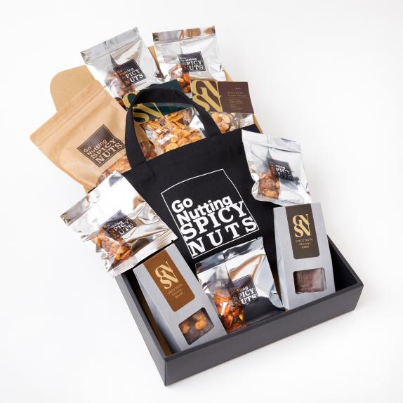 1日10個限定 送料無料 ヘヴィーユーザー御用達 一度食べると止まらない と人気の 甘くて辛い スパイシーナッツ 全部のせbox チョコレートも入っています ご褒美用 お取り寄せ 贈答用にも Go Nuttingの通販 お取り寄せなら ぐるすぐり