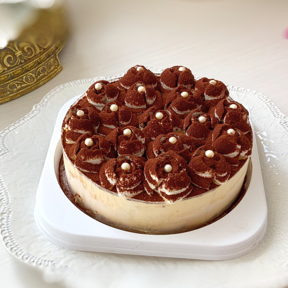 冷凍生ケーキ ティラミスローズ 誕生日ケーキ 記念日 バラのマドレーヌのお店 ランジェラの通販 お取り寄せなら ぐるすぐり