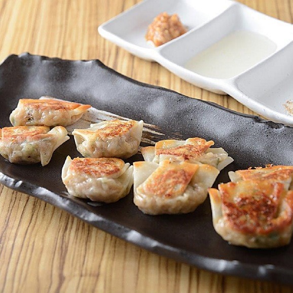 3種の貝汁の旨みを閉じ込めた バームクーヘン豚と貝の旨汁餃子 10 1販売スタート 只今ご予約受付中 生姜料理 福島 ぬくりの通販 お 取り寄せなら ぐるすぐり