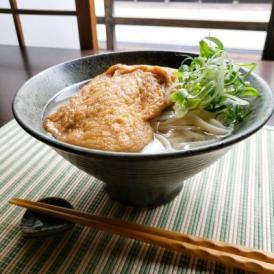 こだわりの小麦粉と天然塩と良質の水を使い、もちもちでつるんとしたのど越しの大阪うどんをお家へお届け！