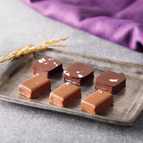 カカオ豆と日本酒のマリアージュ 獺祭ショコラ 6個入り Chocolatier Palet D Orの通販 お取り寄せなら ぐるすぐり カカオ豆と日本酒のマリアージュ 獺祭ショコラ 6個入り Chocolatier Palet D Orの通販 お取り寄せなら ぐるすぐり