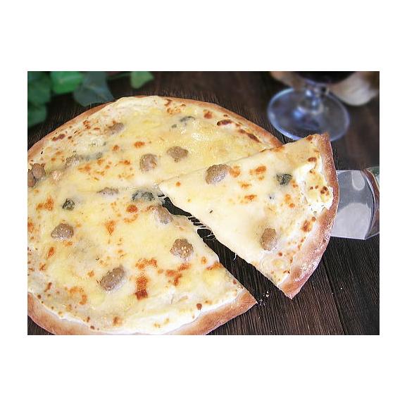 ゴルゴンゾーラとクリームチーズのPIZZA（ピザ）01