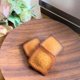 北海道産の2種の小麦粉と発酵バターを贅沢に使用したこだわりのフィナンシェ