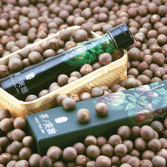 静岡産100 の茶の実から丁寧に絞ったティーオイル 茶ノ実油 Ippin イッピン 静岡産100 の茶の実から丁寧に絞ったティーオイル 茶ノ実油 Ippin イッピン