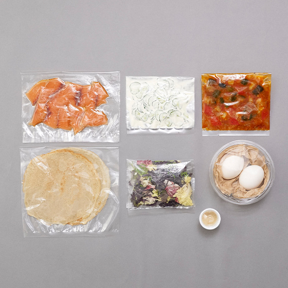 ルカンケ オニオングラタンスープ スモークサーモンと野菜のガレット Narumiプレート付 プレミアムミールキット 2人前 送料無料 食伯楽の通販 お取り寄せなら ぐるすぐり