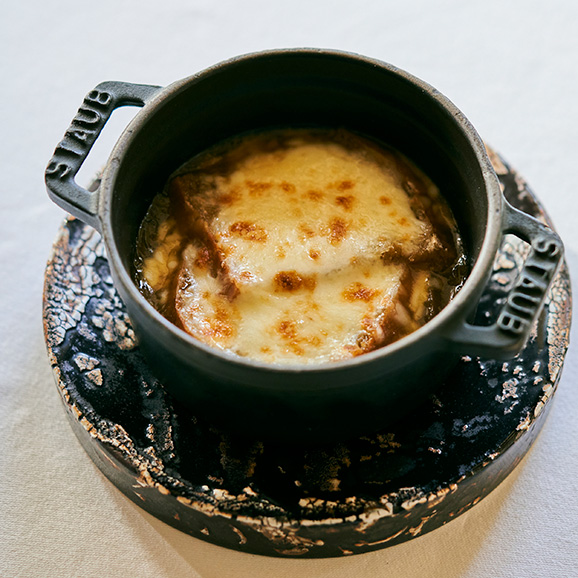 ルカンケ オニオングラタンスープ スモークサーモンと野菜のガレット プレミアムミールキット 2人前 送料無料 食伯楽の通販 お取り寄せなら ぐるすぐり